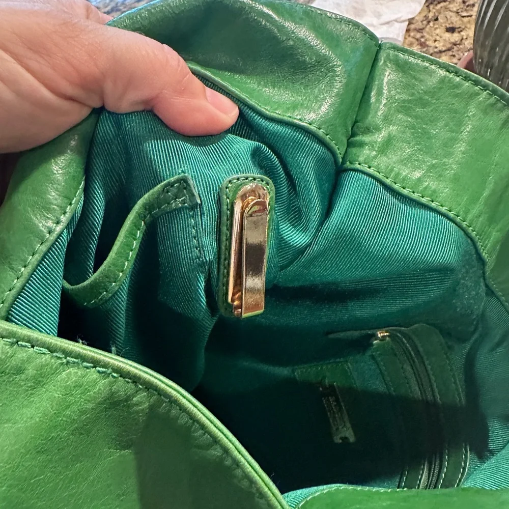 Badgley Mischka "Gaia" Vibrant Green Hobo Shoulder Bag - Picture 3 of 7